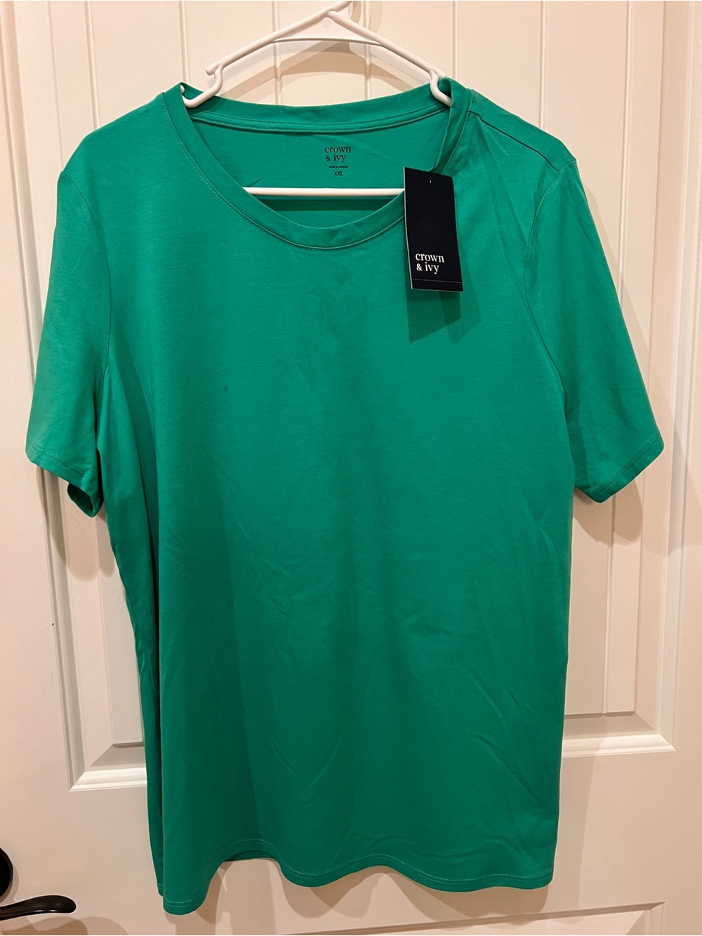 Crown & Ivy short-sleeve green crewneck t-shirt. NWT
